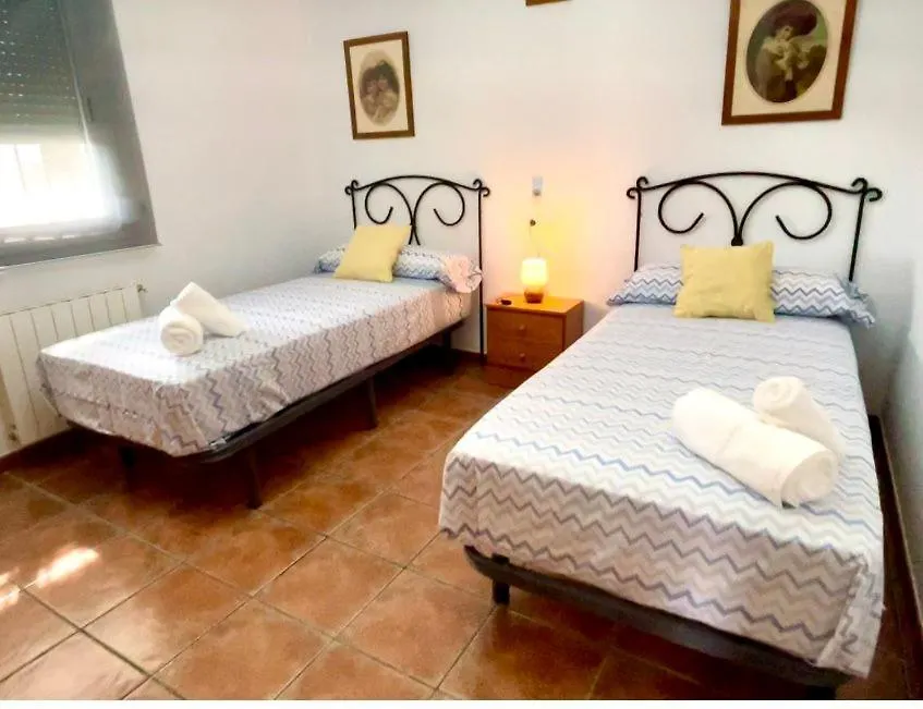 Casa Moreno Canillas de Albaida بيت للعطل