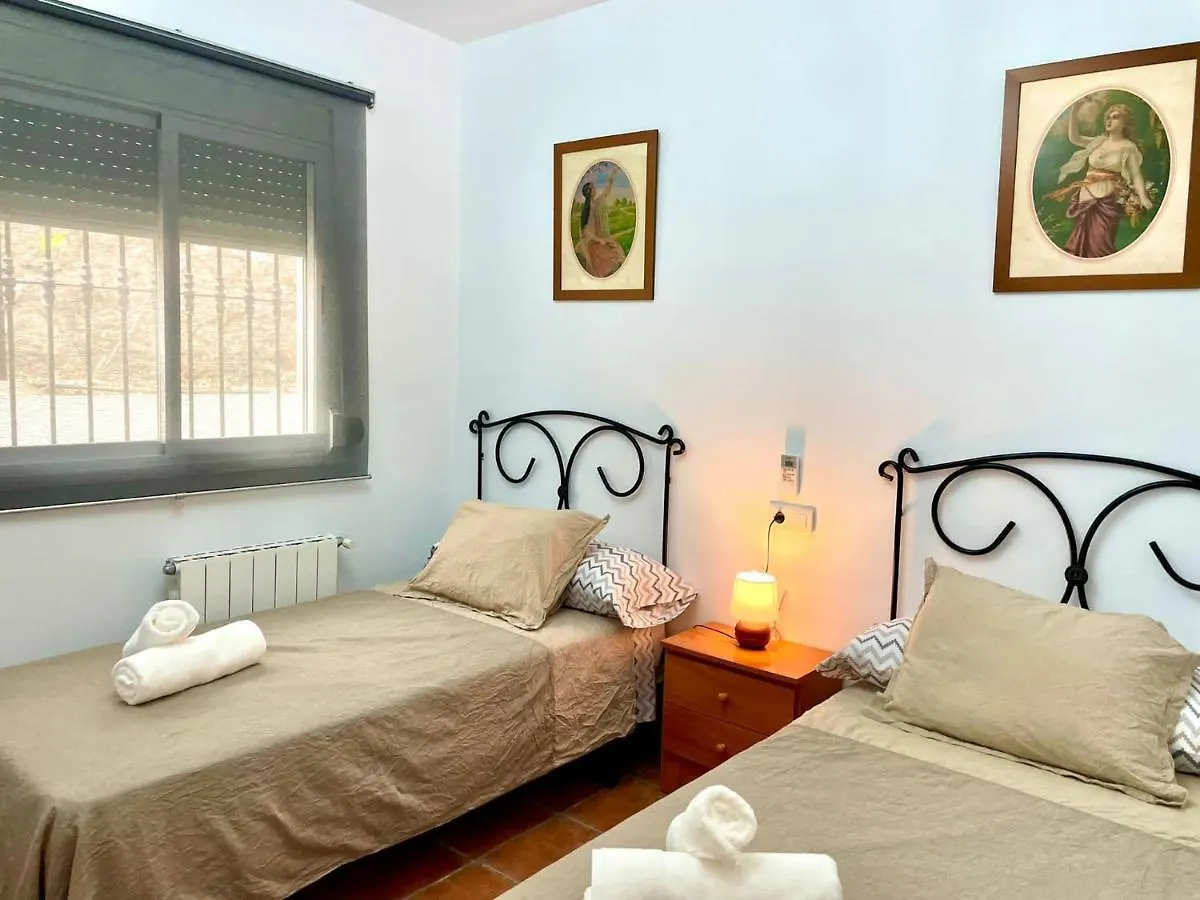 Casa Moreno Canillas de Albaida 0*,  إسبانيا