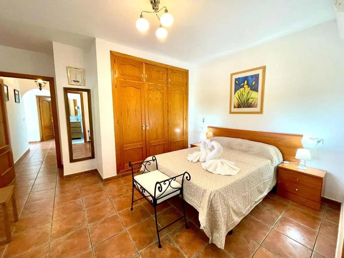 Casa Moreno Canillas de Albaida 0*,